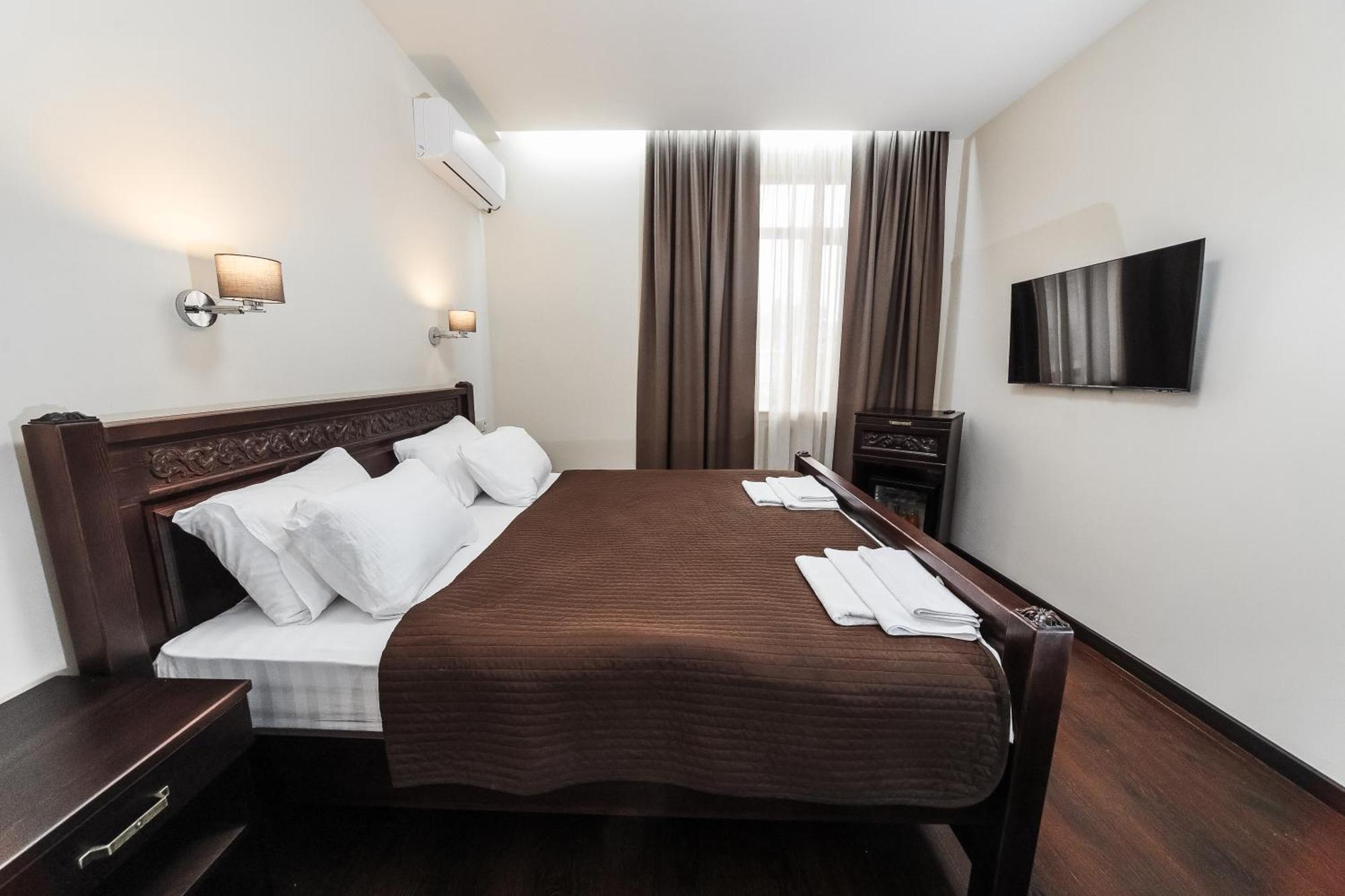 Dvin Hotel Pavlodar Exterior foto