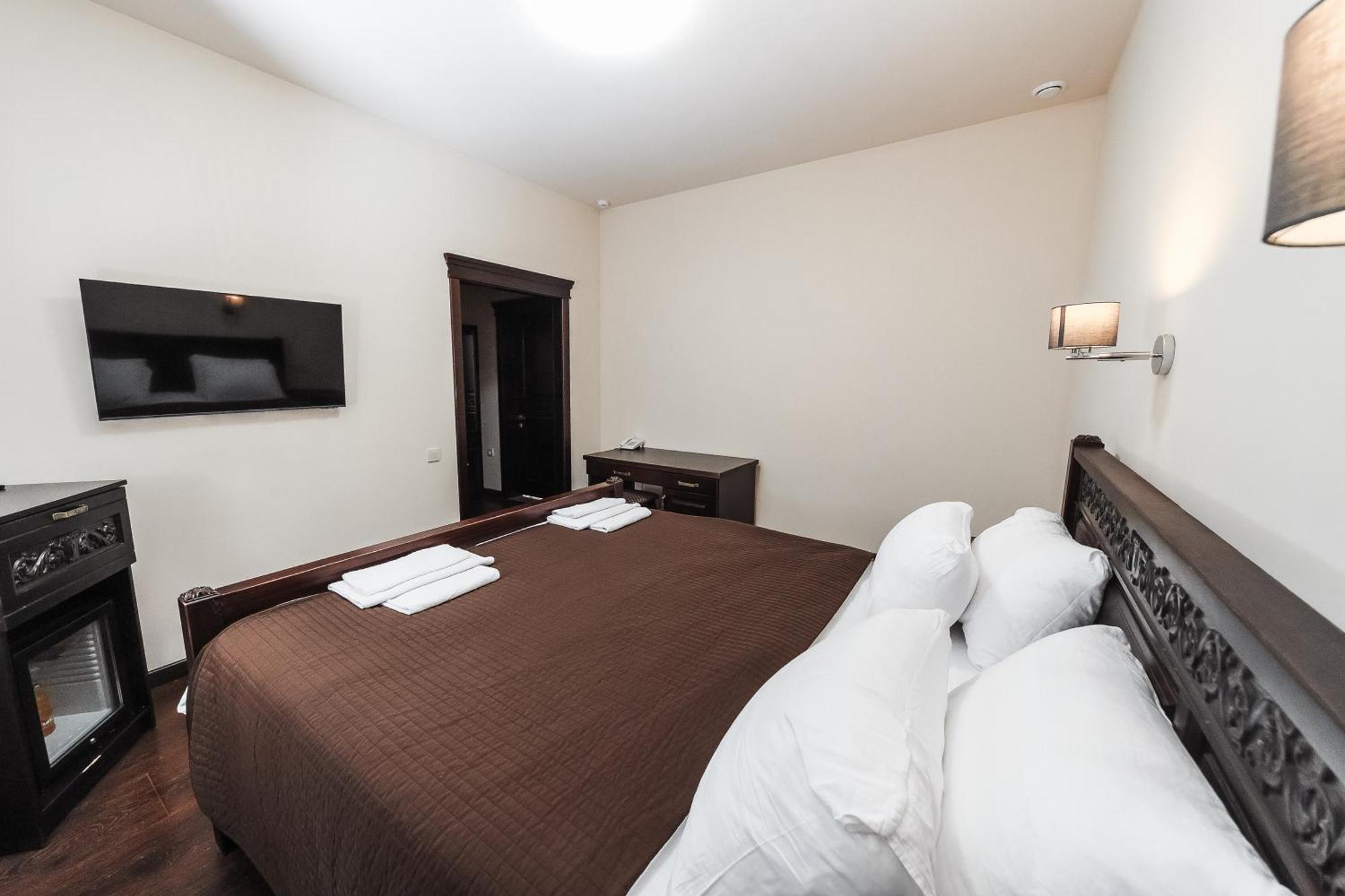 Dvin Hotel Pavlodar Exterior foto