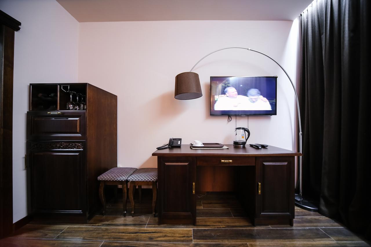 Dvin Hotel Pavlodar Exterior foto
