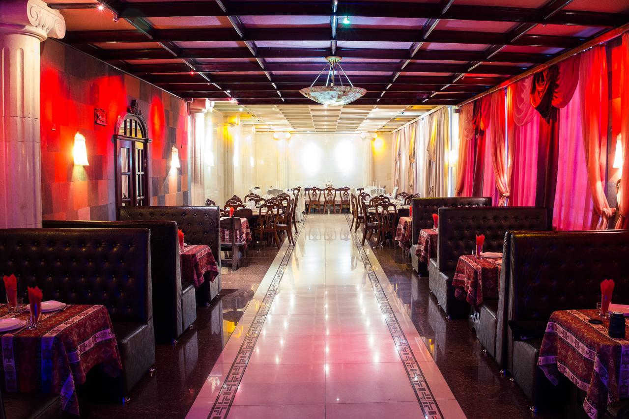 Dvin Hotel Pavlodar Exterior foto