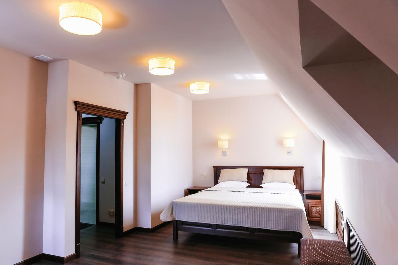 Dvin Hotel Pavlodar Exterior foto